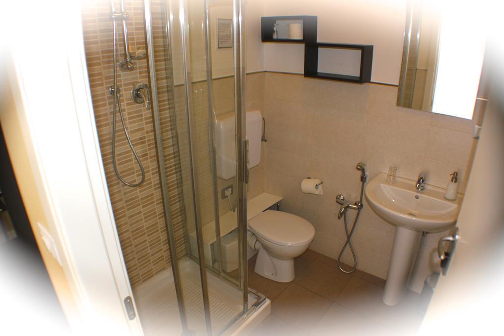 Domus Corso Umberto 18 B&B Pescara Værelse billede